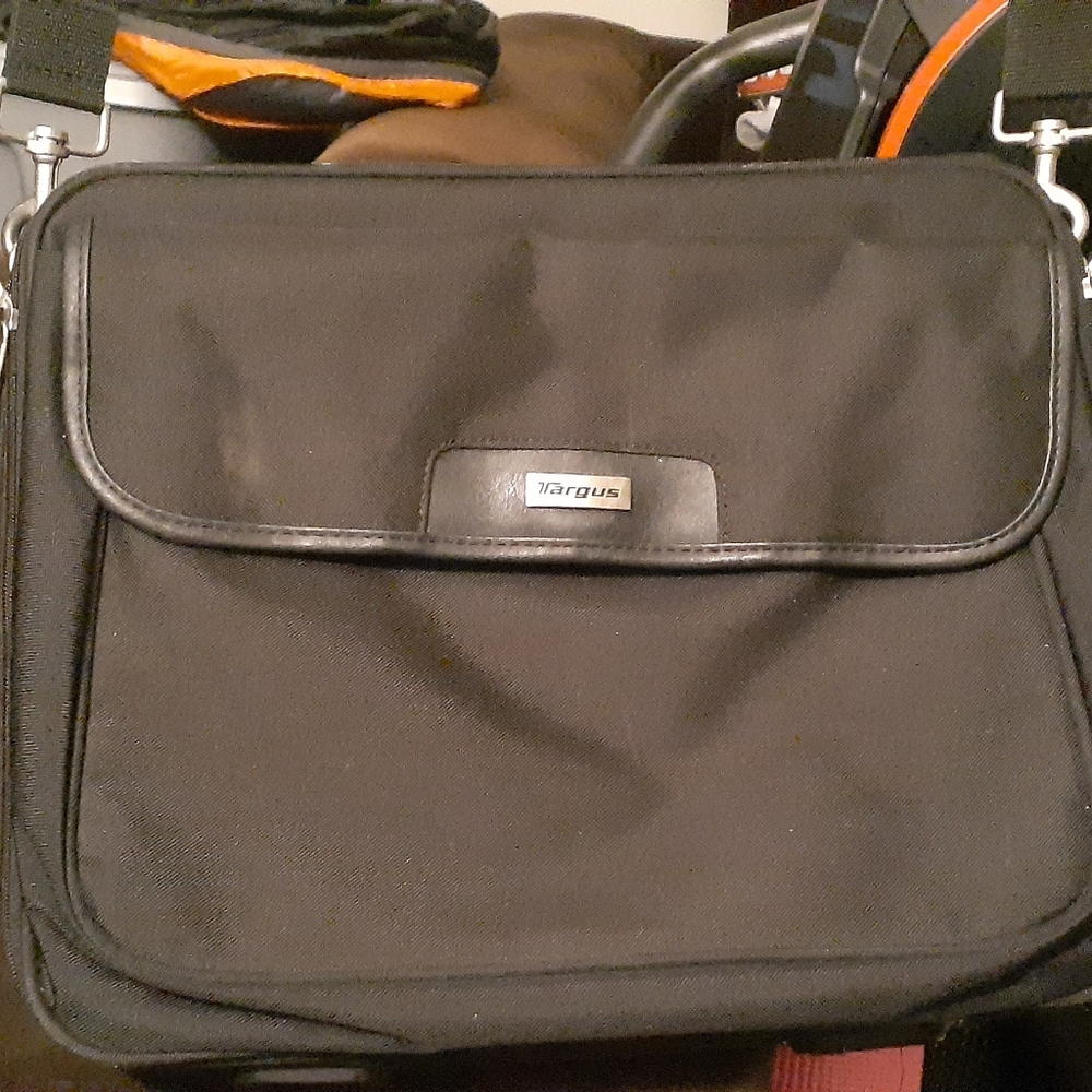Laptop suitcase